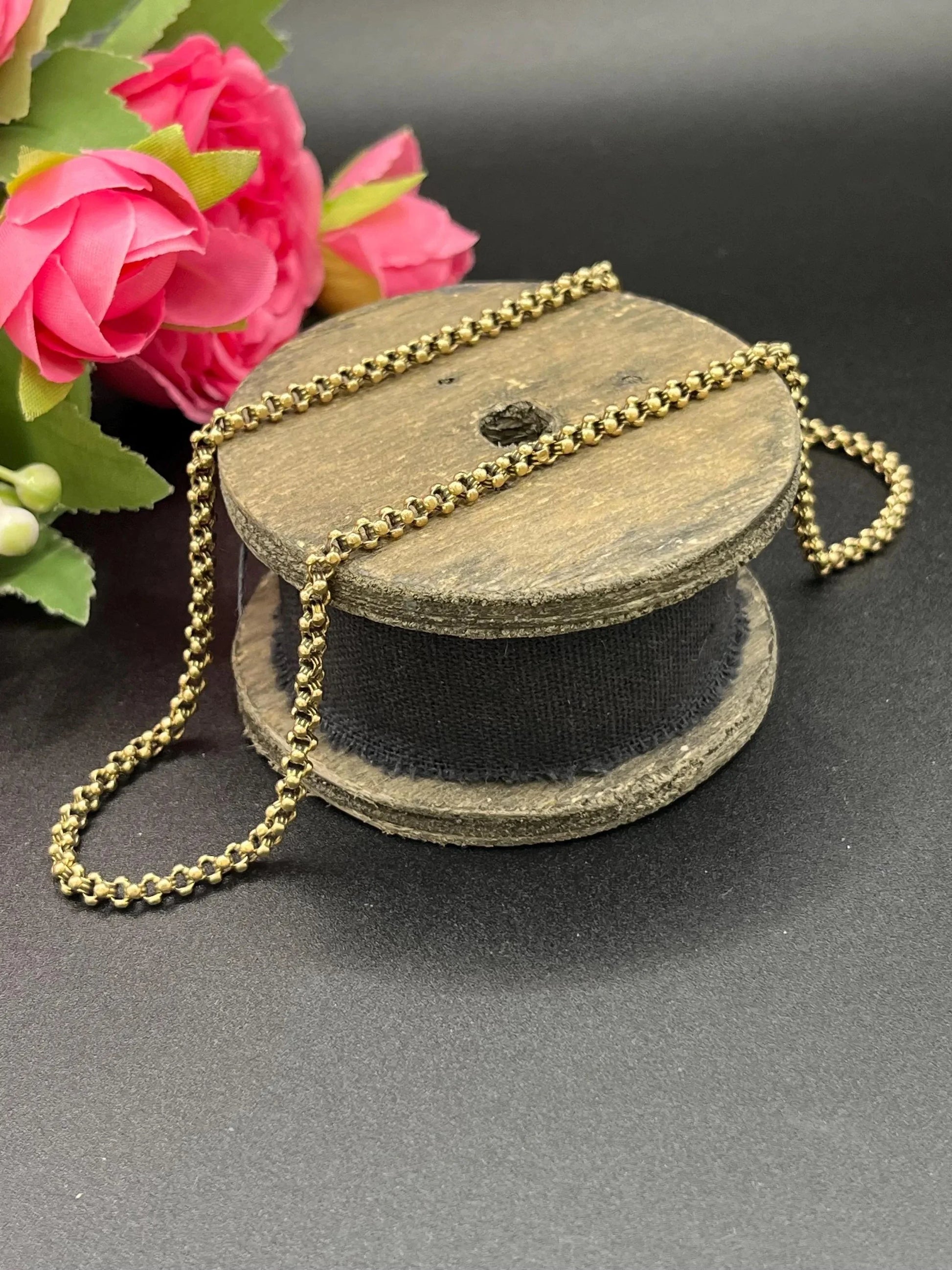 A yellow gold belcher link chain necklace
