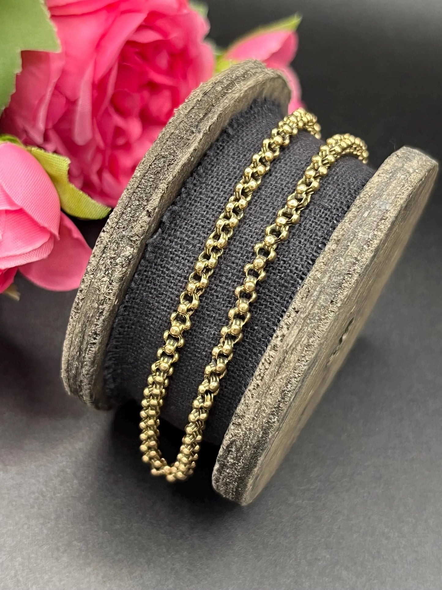 A yellow gold belcher link chain necklace