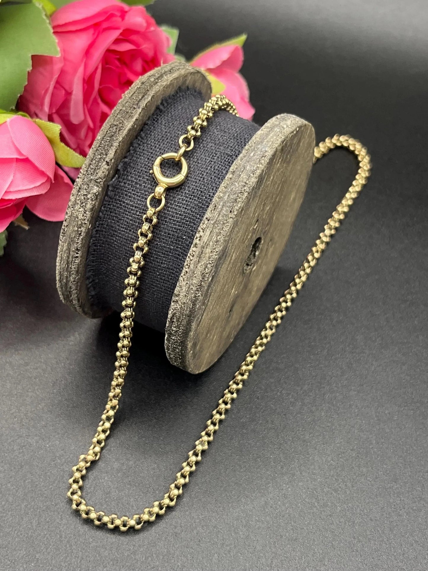 A yellow gold belcher link chain necklace