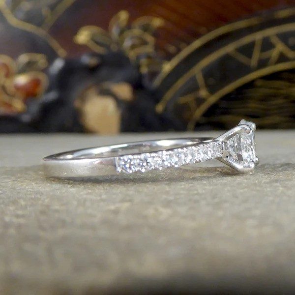 Diamond solitaire engagement ring in white gold.