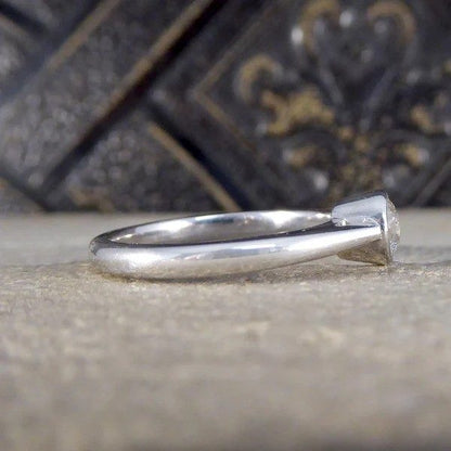 Diamond solitaire ring in white gold.