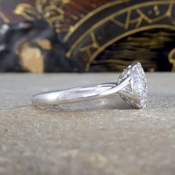 Diamond solitaire illusion ring in platinum