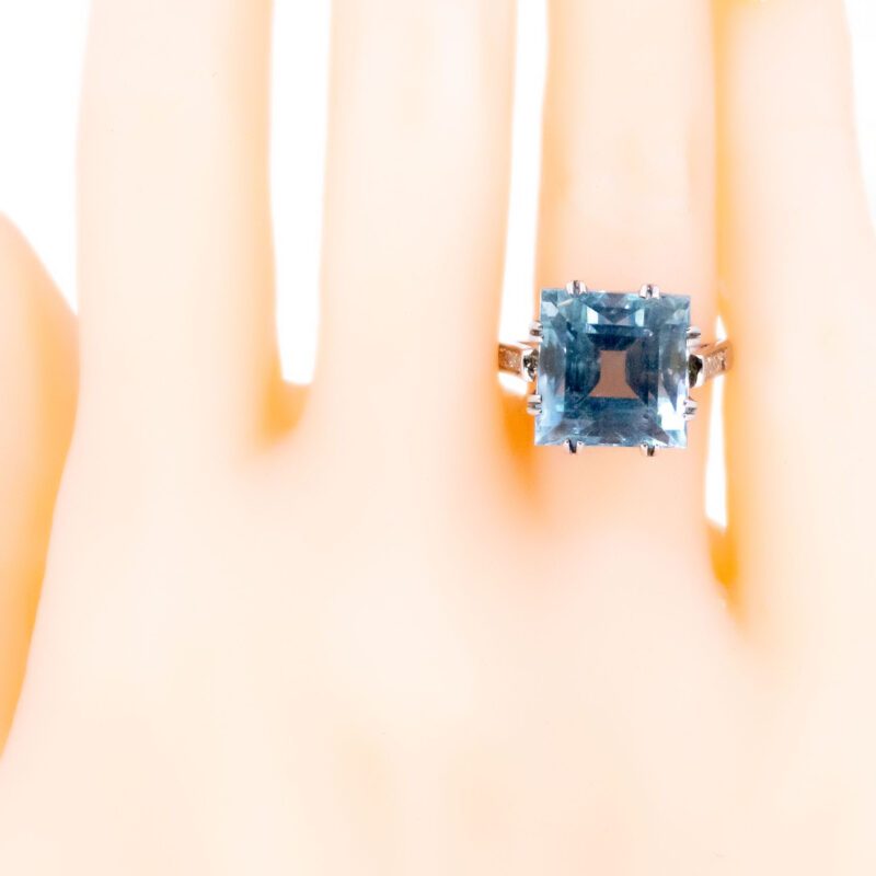 Vintage 9 Carat Aquamarine And Diamond Ring In 14 Carat White Gold