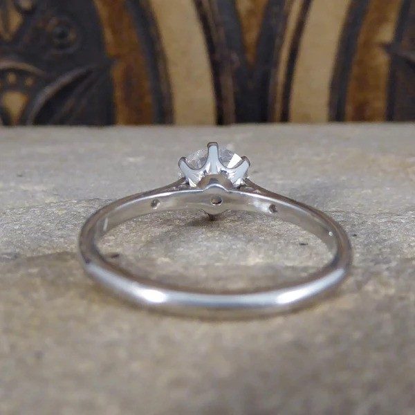 Diamond engagement ring in platinum.
