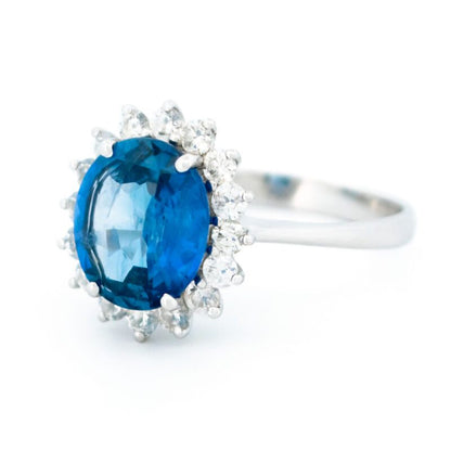 Contemporary 3.0 Carat Sapphire And Diamond Cluster Ring In 18 Carat White Gold