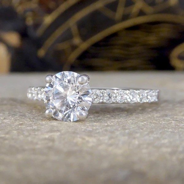 Diamond solitaire engagement ring in white gold.