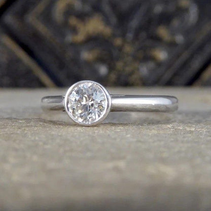 Diamond solitaire ring in white gold.