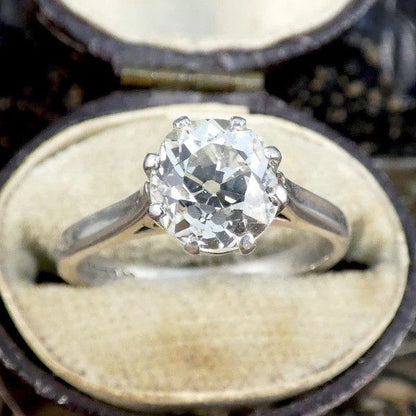Old cut diamond engagement ring in white gold.