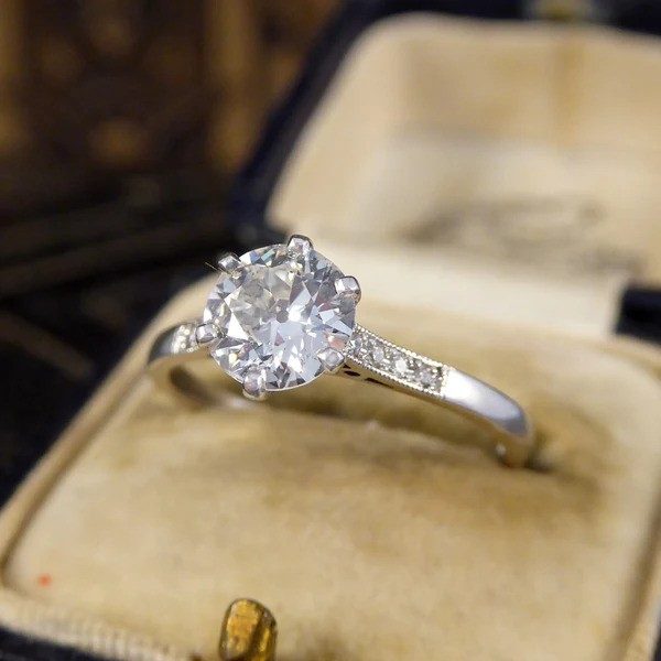 Diamond engagement ring in platinum.