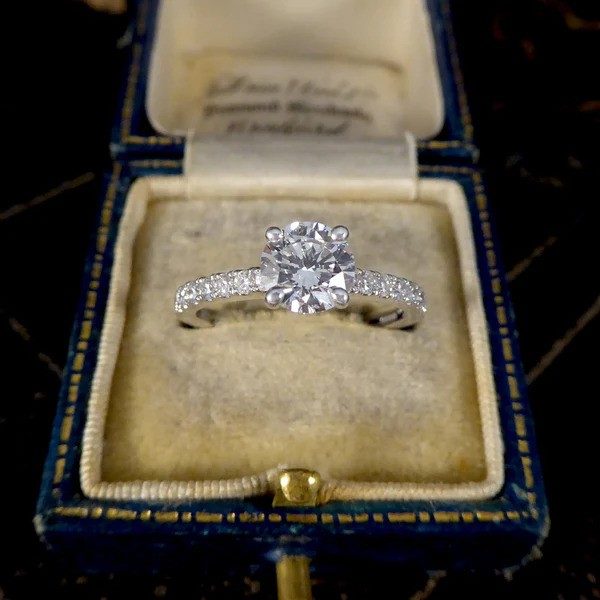 Diamond solitaire engagement ring in white gold.