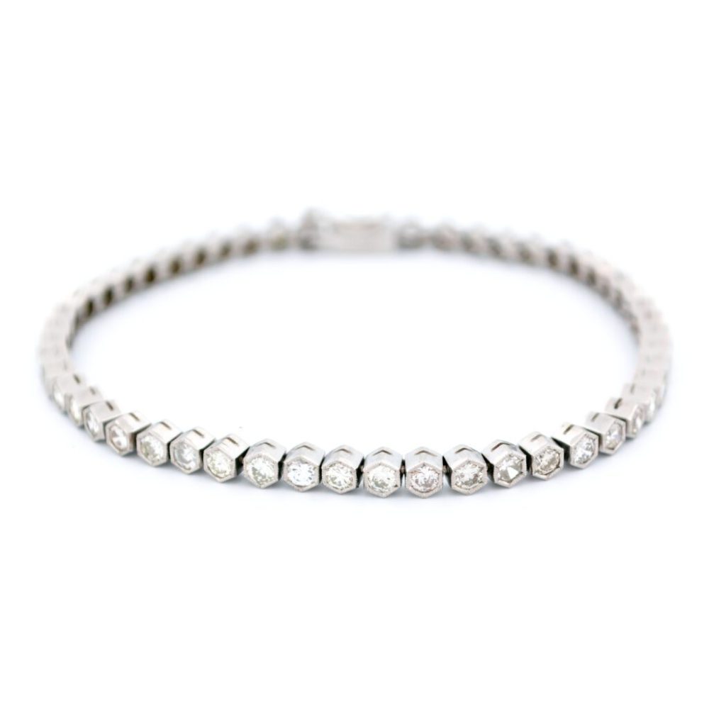Diamond tennis bracelet in platinum.