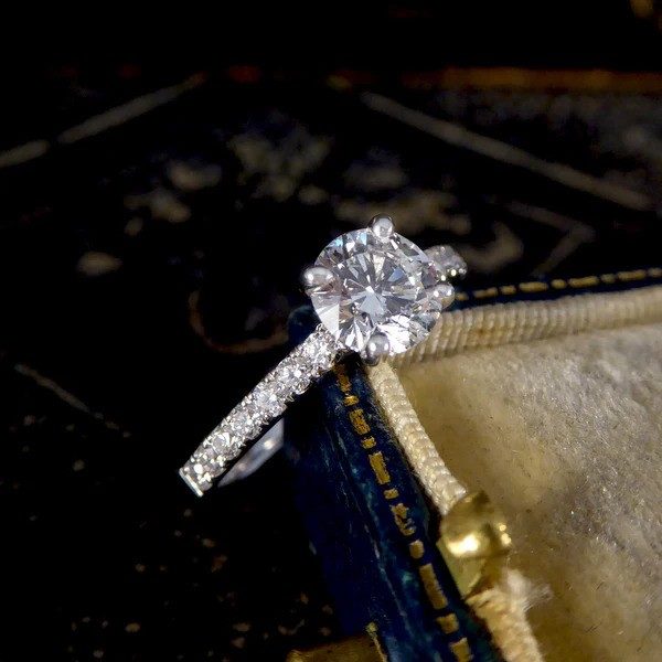 Diamond solitaire engagement ring in white gold.