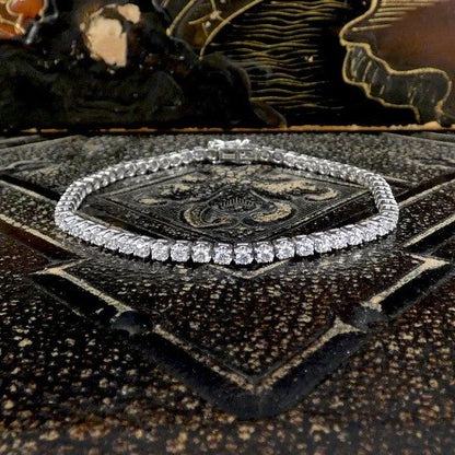 Contemporary Diamond Tennis Bracelet In Platinum