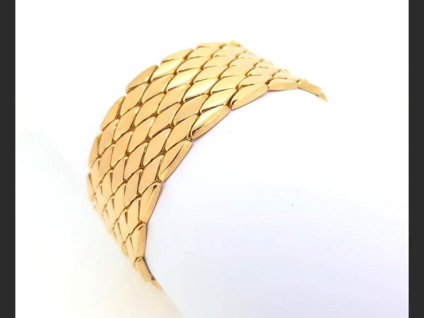 Diamond pattern 18ct yellow gold bracelet, 47.5g