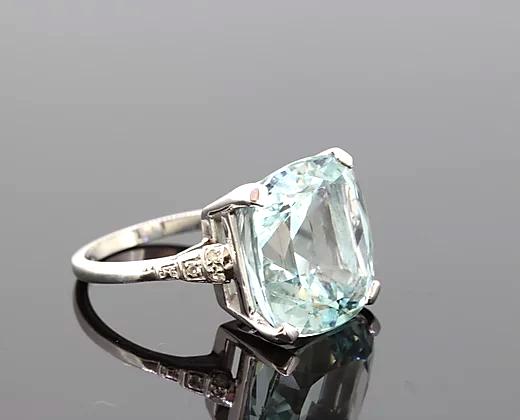 Cushion-Cut 15.17ct Aquamarine and Diamond Ring in Platinum