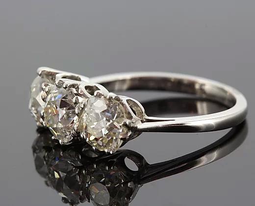Vintage Old-Cut Diamond Three-Stone Ring, 3.52cts, set in Platinum