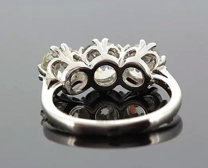 Vintage Old-Cut Diamond Three-Stone Ring, 3.52cts, set in Platinum