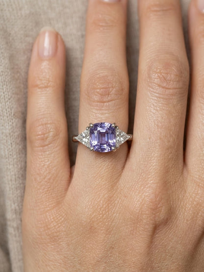English Deco Style Platinum Ring with 2.68 Ct Ceylon Violet Sapphire & Diamond