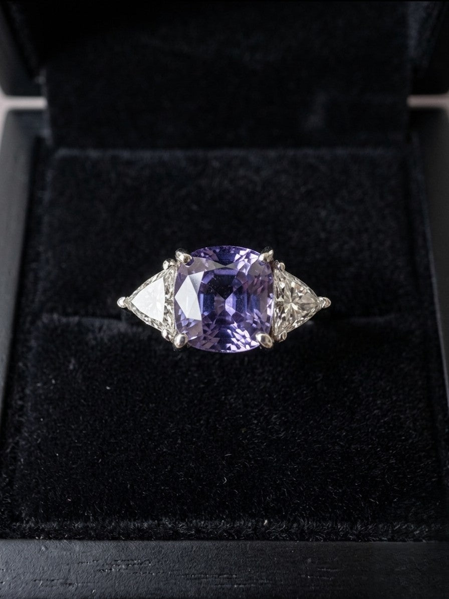 English Deco Style Platinum Ring with 2.68 Ct Ceylon Violet Sapphire & Diamond