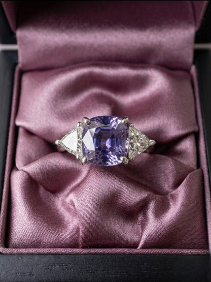 English Deco Style Platinum Ring with 2.68 Ct Ceylon Violet Sapphire & Diamond
