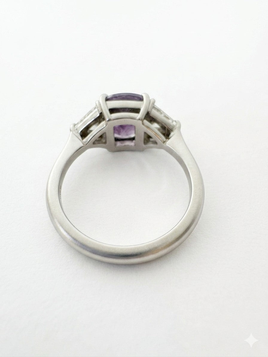 English Deco Style Platinum Ring with 2.68 Ct Ceylon Violet Sapphire & Diamond