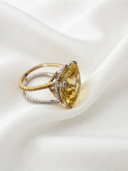 Signed Villa Milan 25.0 Ct Heliodor 1.30 Ct Diamonds Unique 18 KT ring