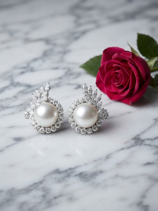 Exceptional Vintage Fifties 6.50ct Diamond and South Sea Pearl Earrings