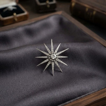 Art Deco Celestial 1.10 Ct Diamond 18 KT White Gold Star Brooch