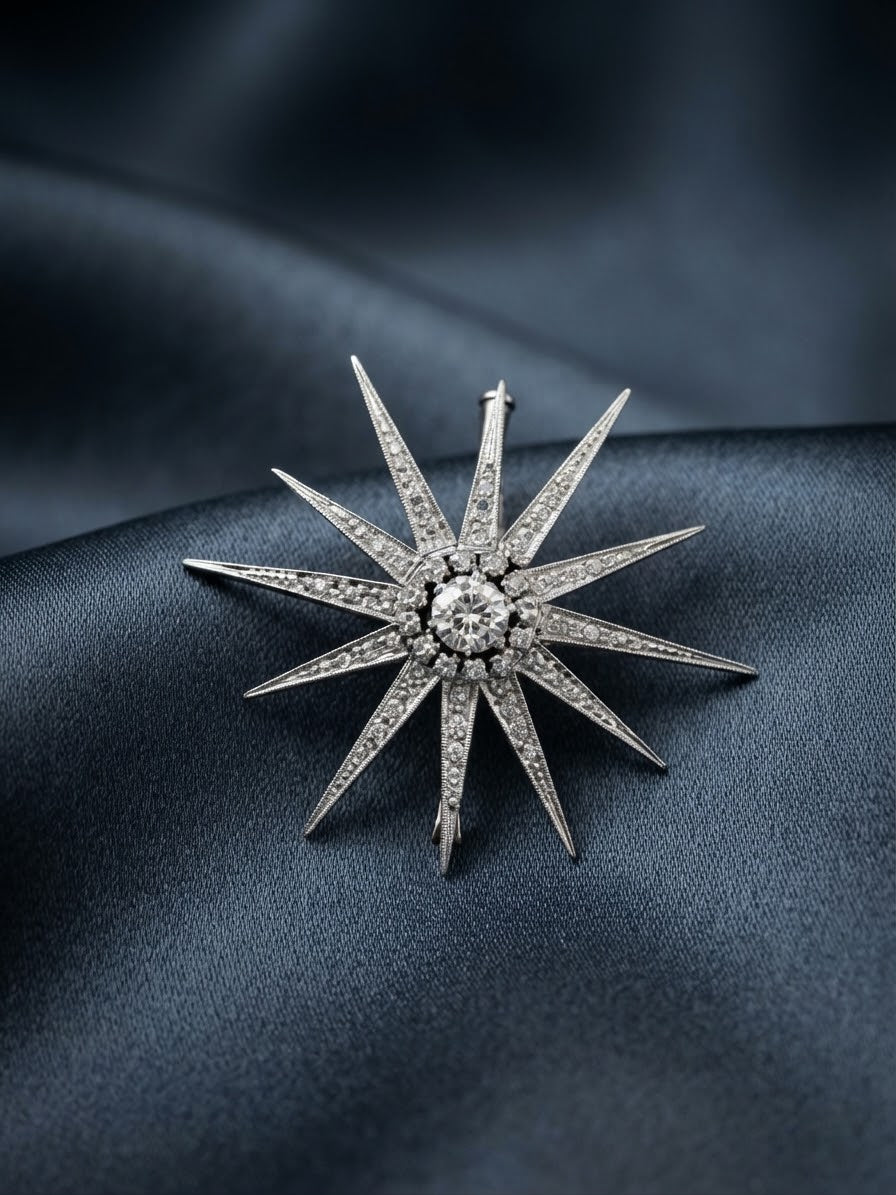 Art Deco Celestial 1.10 Ct Diamond 18 KT White Gold Star Brooch