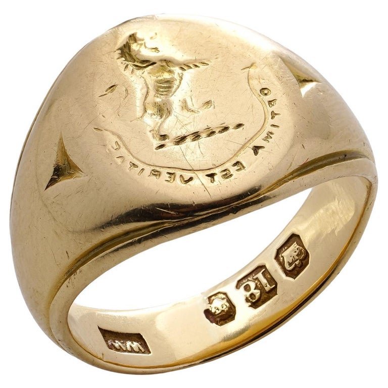 Antique gold signet ring.