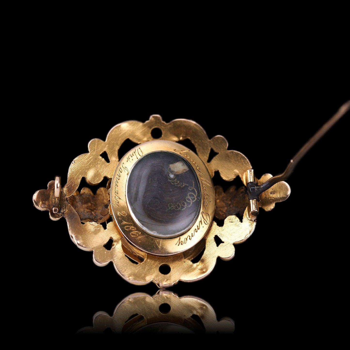 Antique Victorian Cherub Cameo Brooch 18K Gold Ornate Frame - c.1860