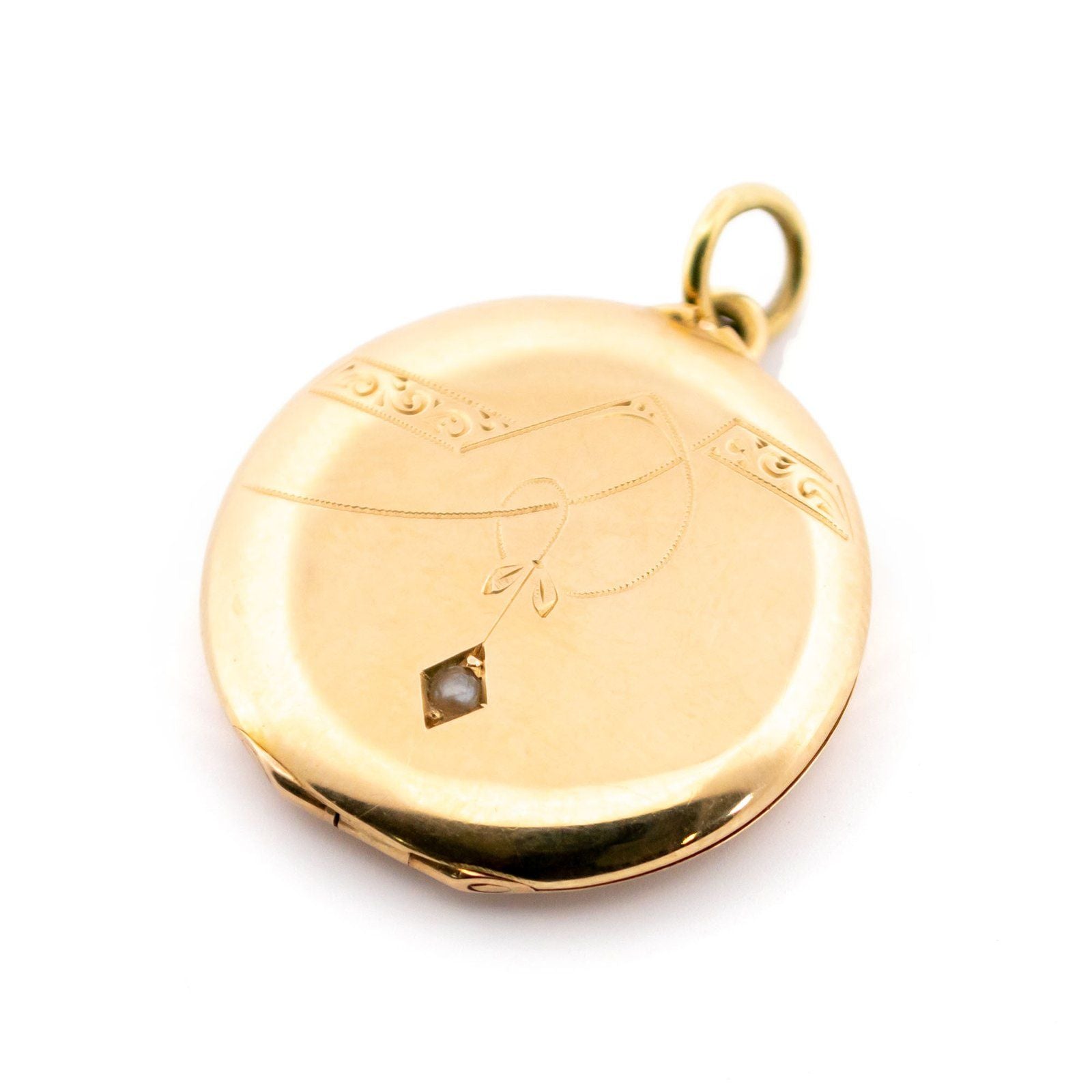 Vintage 14 Carat Yellow Gold Seed Pearl Round Locket