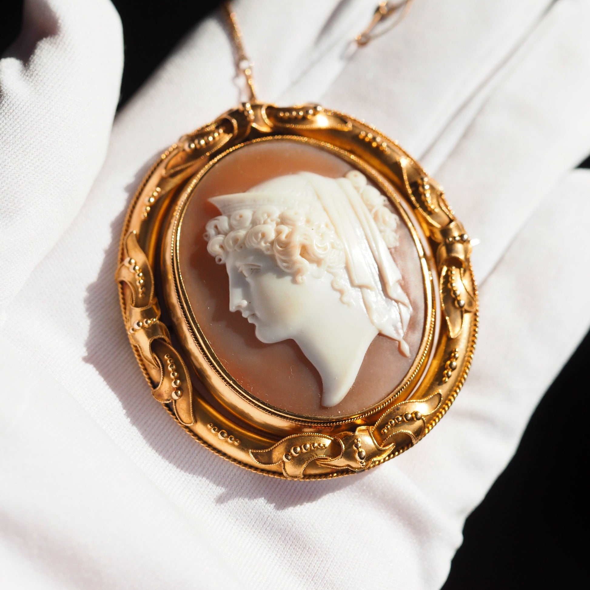 Magnificent Large Antique Victorian 18K Gold Cameo Brooch Pendant Locket - c.1860