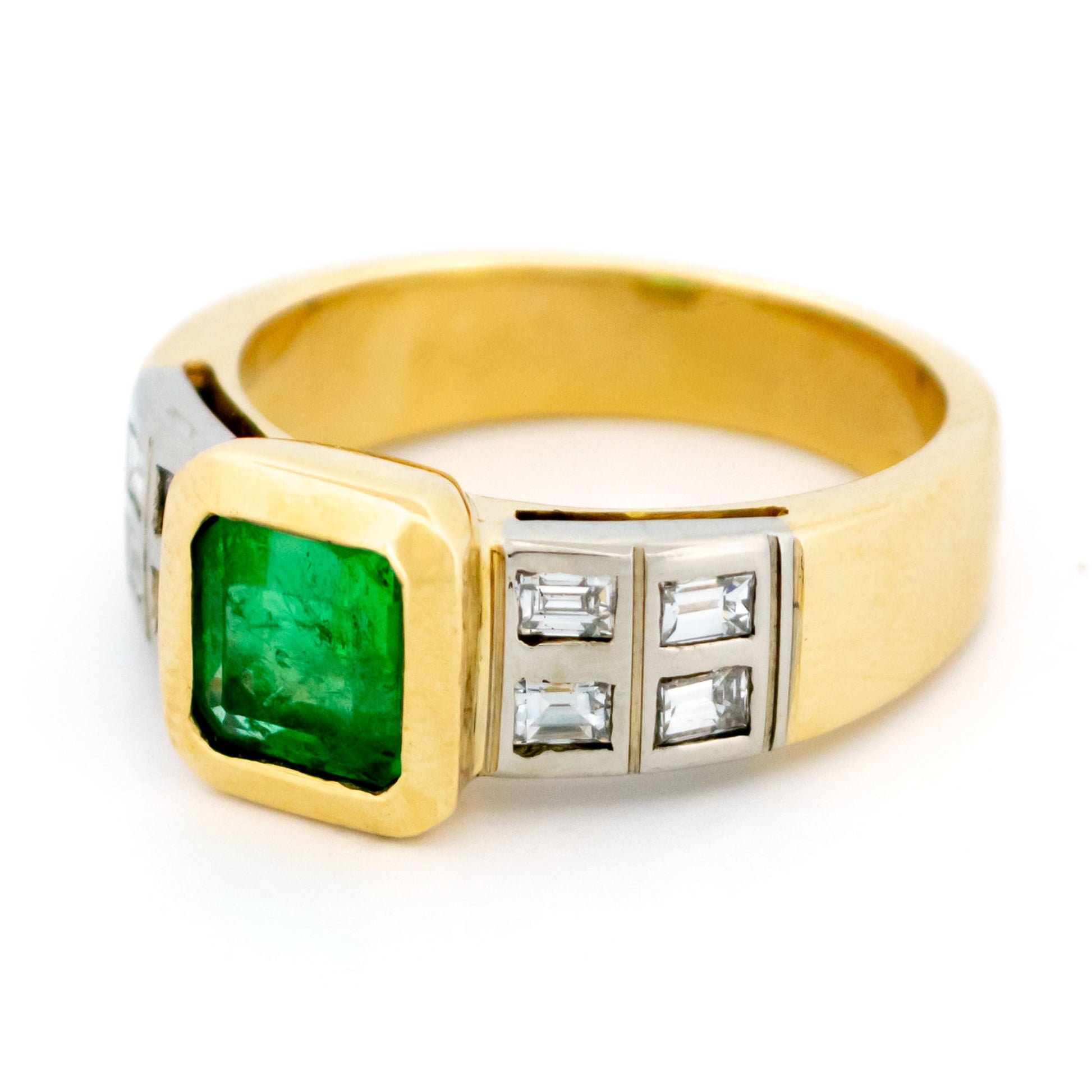 18 Carat Yellow Gold Colombian Emerald and Diamond Ring, 1.40 Carats