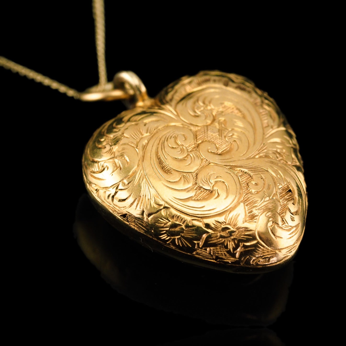 Antique Victorian 18ct Yellow Gold Puffy Heart Locket Pendant Locket