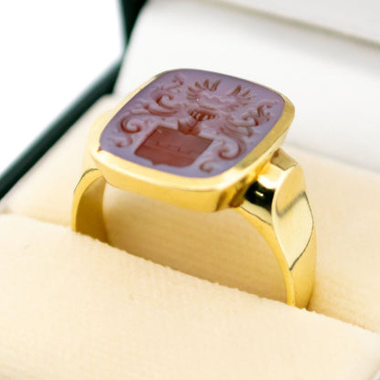 Vintage Carnelian Armorial Intaglio Signet Ring