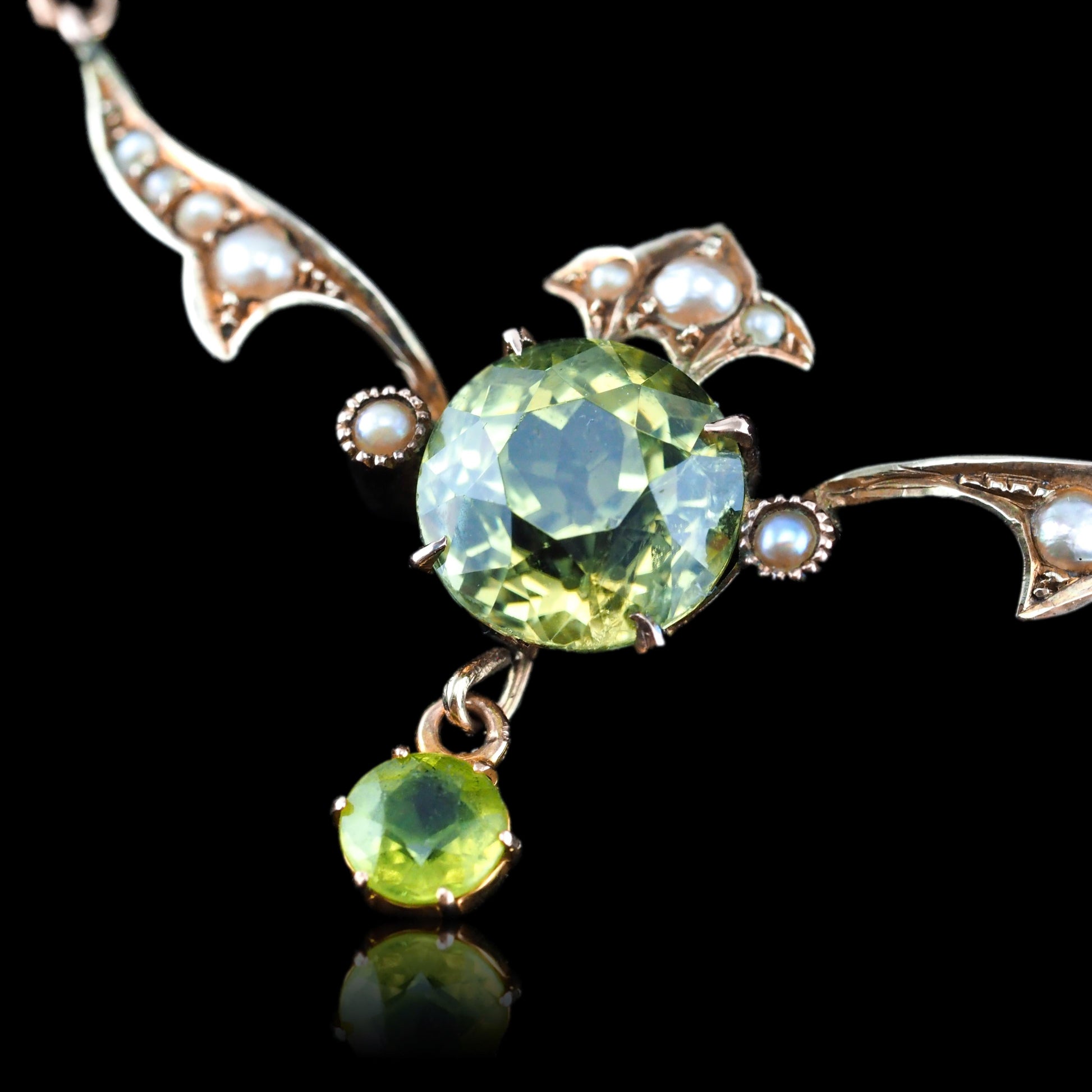 Edwardian Antique Edwardian Peridot and Pearl Necklace