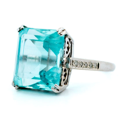 Vintage 9cts Aquamarine Solitaire Cocktail Statement Ring with Diamonds