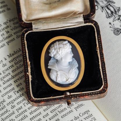 Antique French 18ct Gold and Agate Hardstone Cameo Brooch, Circa 1880