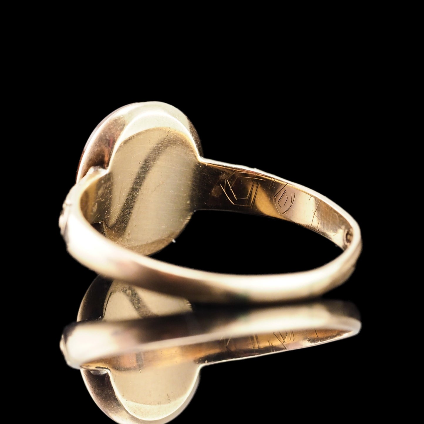 Antique Georgian Cameo Ring 10K Gold with Roman Soldier Engraving - c.1820