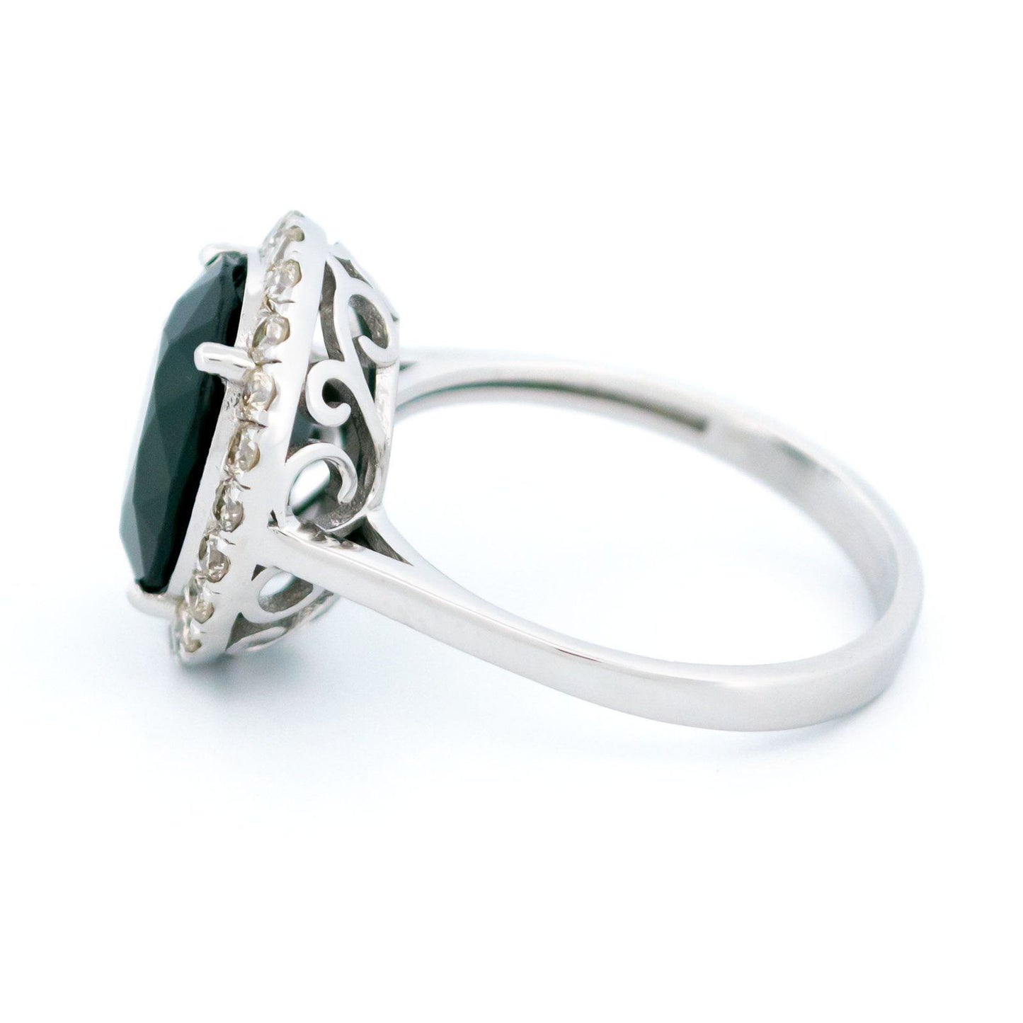 14 Carat White Gold Sapphire and Diamond Oval Cluster Ring, 4.90 Carats