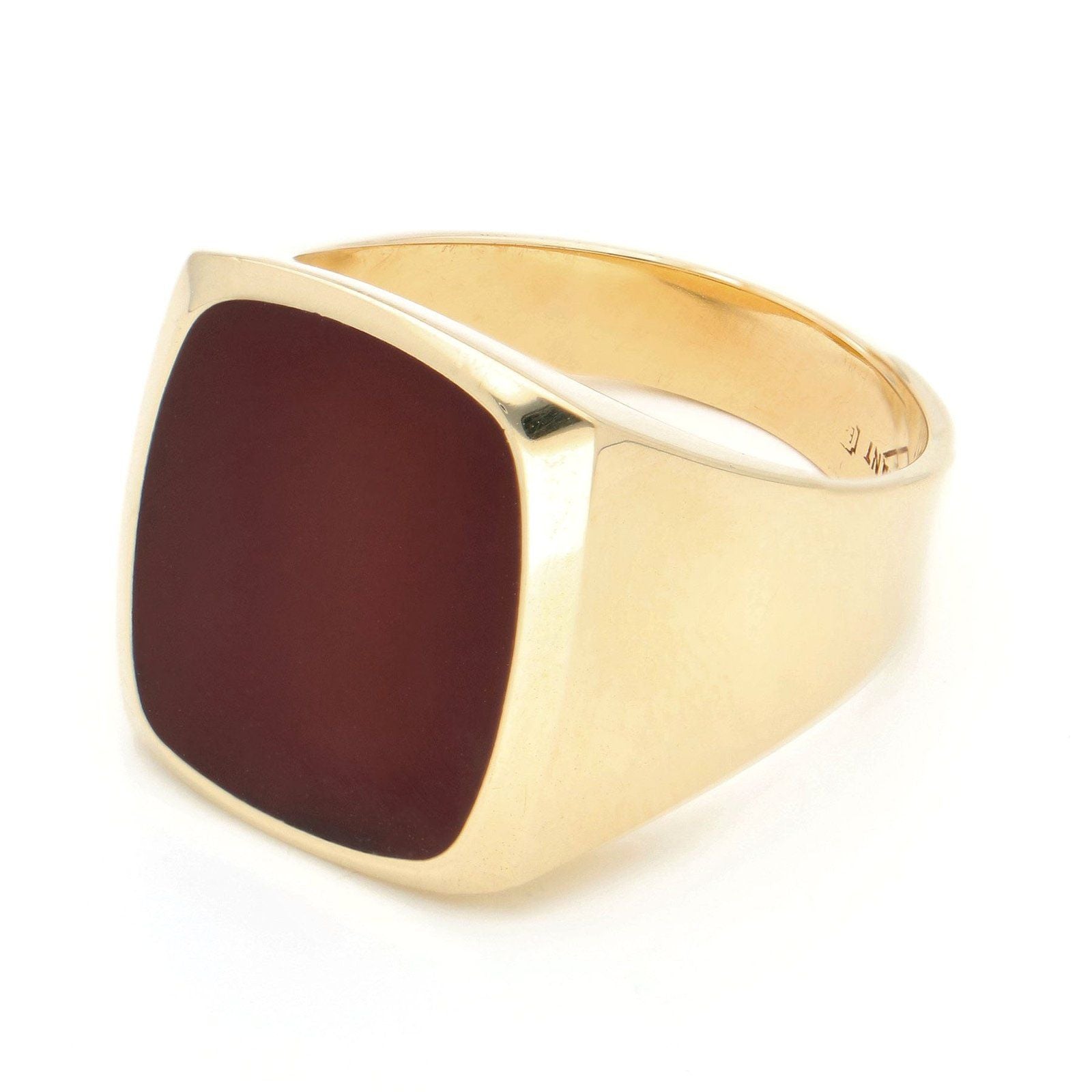 A carnelian signet ring in yellow gold