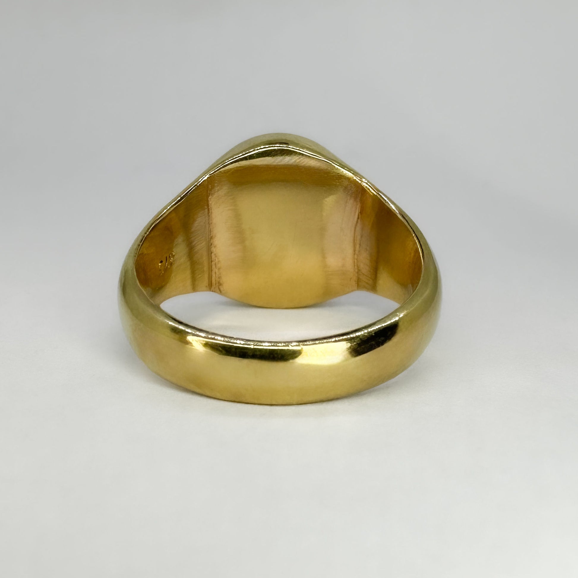Gold Oval Signet Ring 9.3g