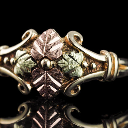 Vintage Tri-Colour Gold Ring with Foliate Motifs 9K Gold