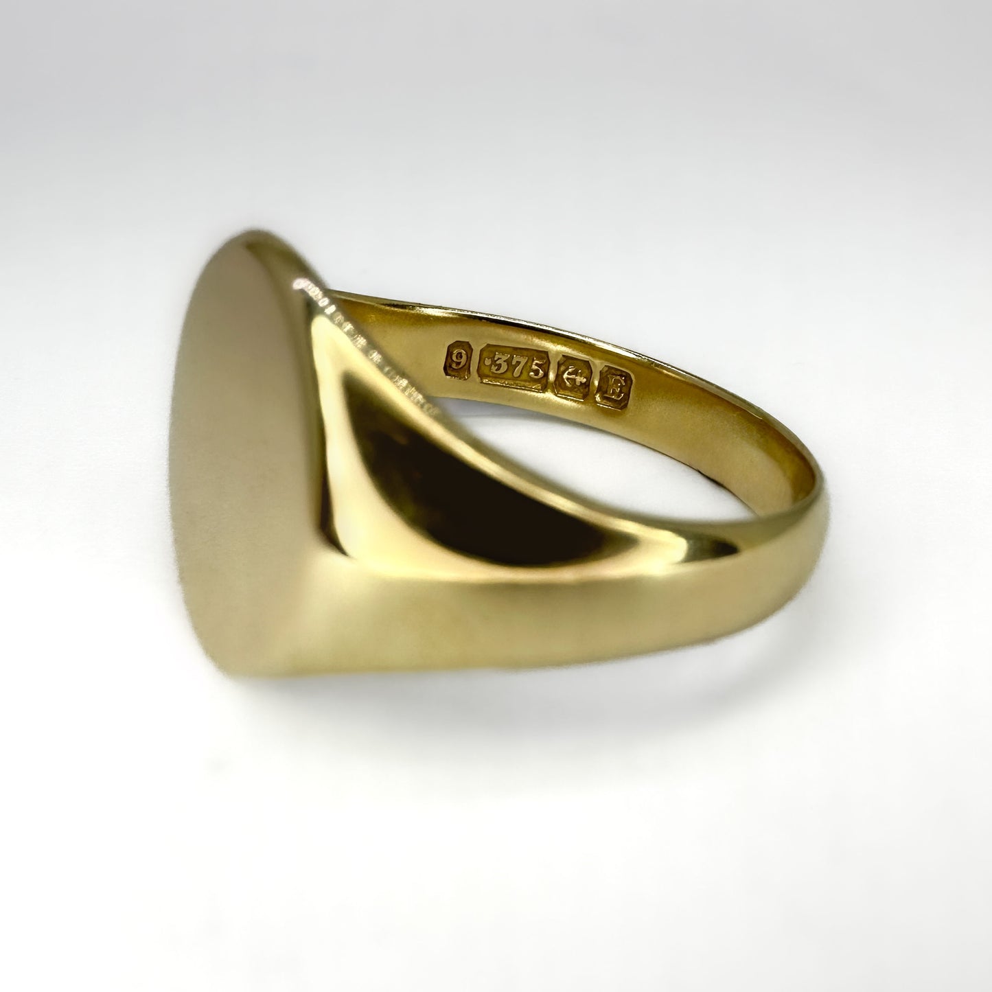 Vintage 9ct Yellow Gold Oval Signet Ring
