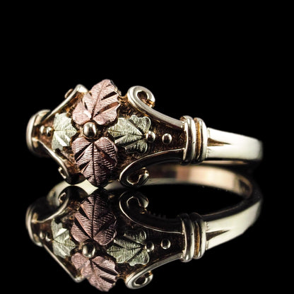 Vintage Tri-Colour Gold Ring with Foliate Motifs 9K Gold