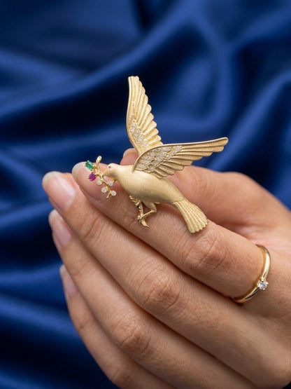 Vintage Diamond and 18ct gold Large Flying Bird Brooch, Circa 1935