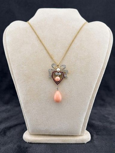 Edwardian Angel Skin Diamond Ruby Sweet Heart 18 KT necklet