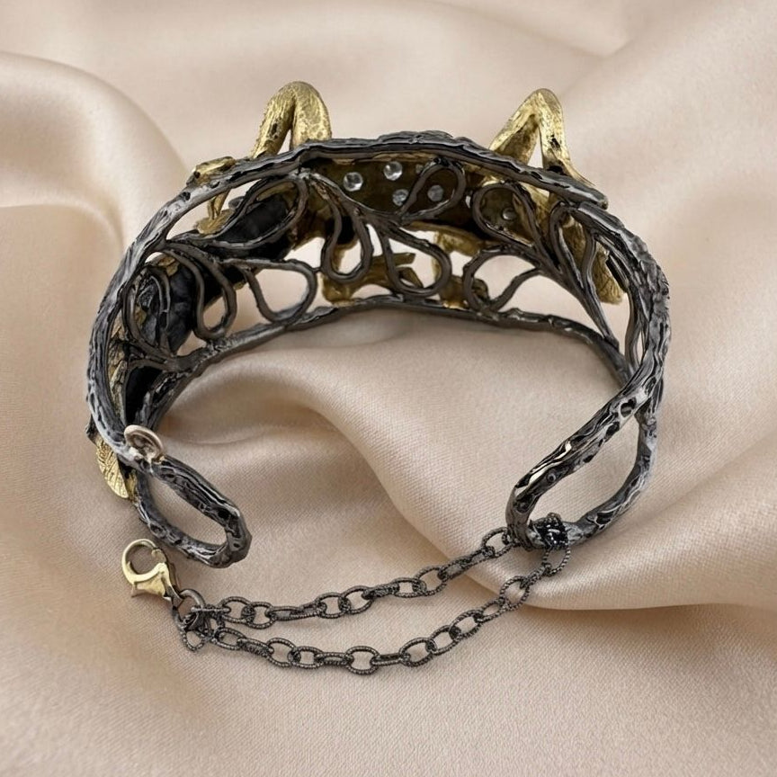 Retro Sculptured Gecko Diamond Sapphire 18 KT Rare Bangle