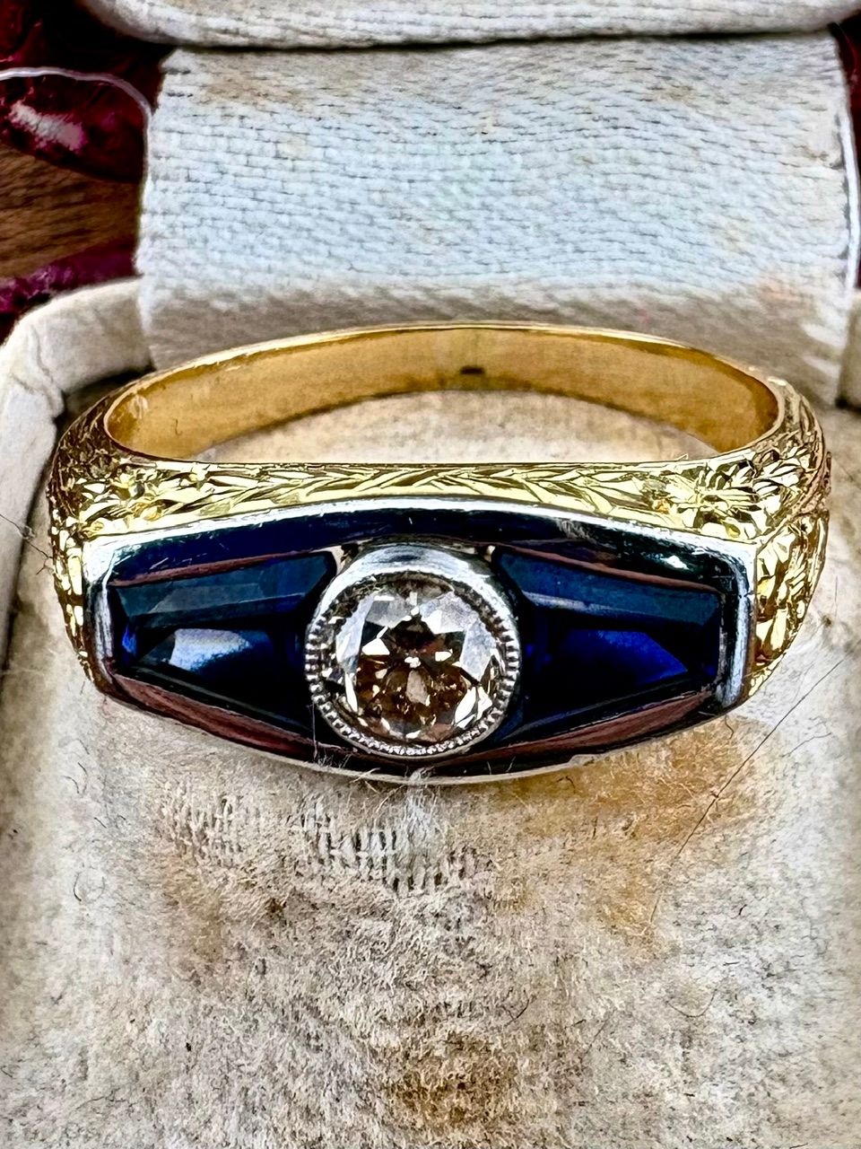 Italian Edwardian Verneuil Sapphire Diamond Three Stone Gent ring 18 KT